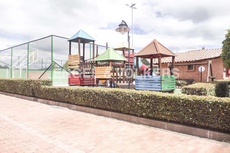 Casa de 5 alcobas en venta en San Jose De Los Nogales, Chía, 285 m² · foto 18 de 18