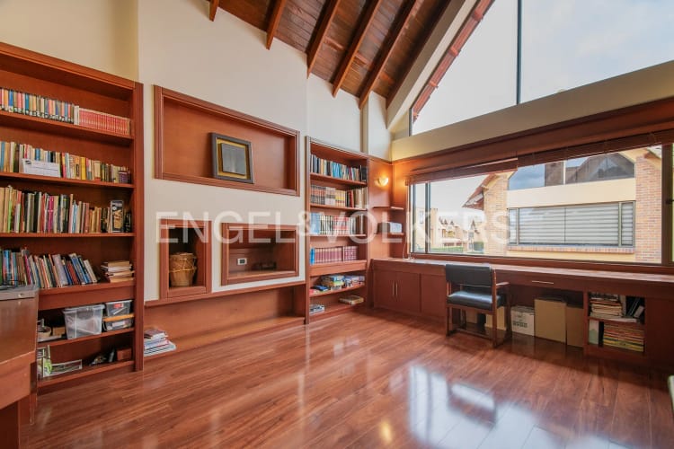 Casa de 5 alcobas en venta en San Jose De Los Nogales, Chía, 285 m² · foto 5 de 18