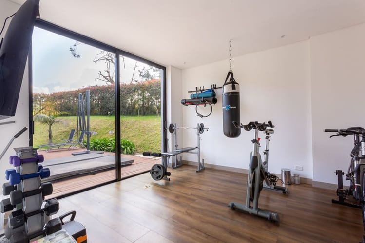Casa de 4 alcobas en venta en Vía Las Palmas, Envigado, 300 m² · foto 2 de 16