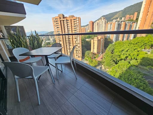 Apartamento de 2 alcobas en venta en Los Balsos, Medellín, 67 m² · foto 12 de 24