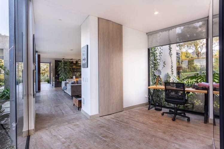 Casa de 4 alcobas en venta en Vía Las Palmas, Envigado, 300 m² · foto 3 de 16