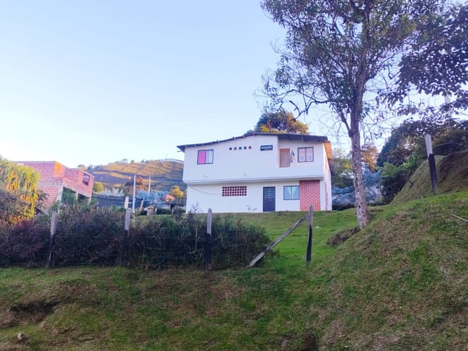 Casa de 3 alcobas en venta en Betania, El Carmen de Viboral, 120 m² · foto 2 de 11