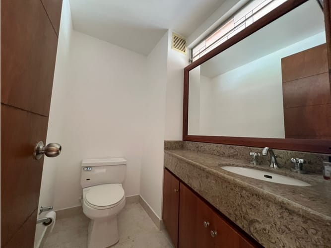 Casa de 3 alcobas en venta en Loma Del Esmeraldal, Envigado, 187 m² · foto 17 de 24