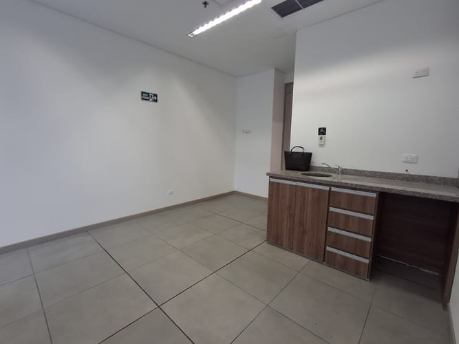 Oficina en arriendo en Chipichape, Cali, 37 m² · foto 6 de 10