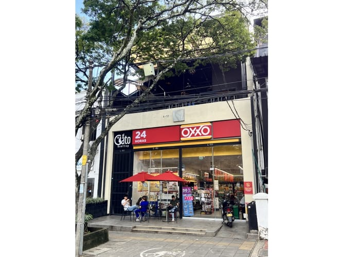 Edificio en venta en San Fernando Viejo, Cali, 260 m² · foto 2 de 13