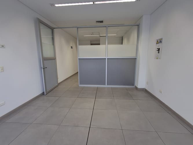Oficina en arriendo en Chipichape, Cali, 37 m² · foto 8 de 10