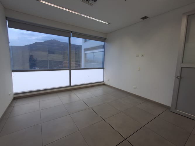 Oficina en arriendo en Chipichape, Cali, 37 m² · foto 9 de 10