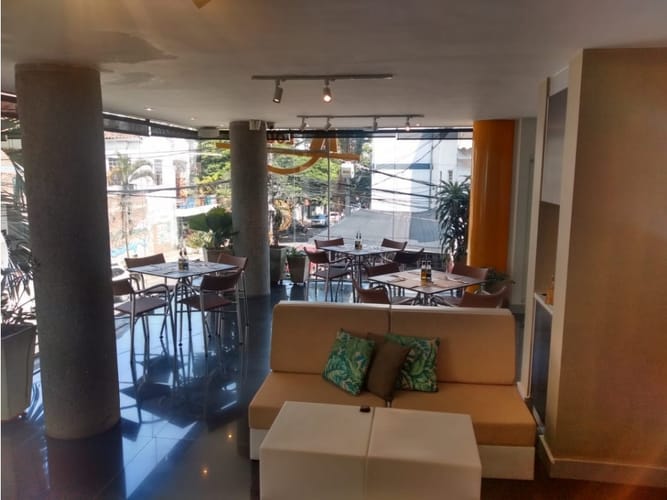 Edificio en venta en Granada, Cali, 350 m² · foto 10 de 12