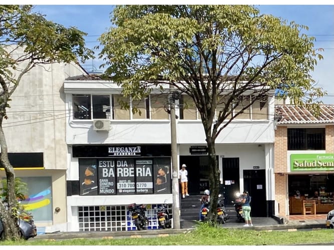Edificio en venta en Tequendama, Cali, 110 m² · foto 2 de 10