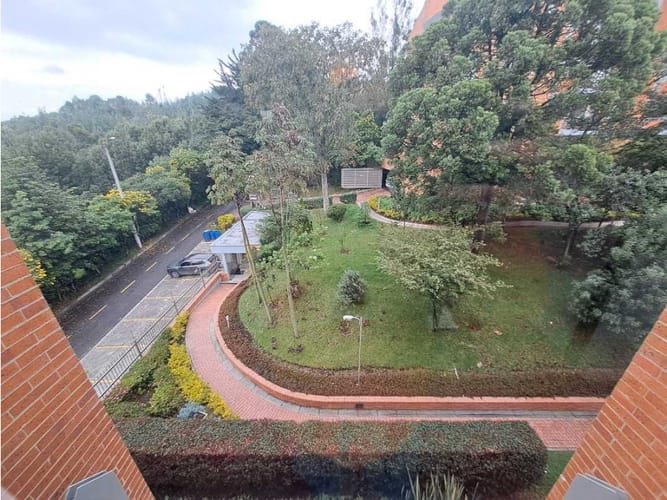 Apartamento de 3 alcobas en venta en Lindaraja, Bogotá, 192 m² · foto 5 de 17
