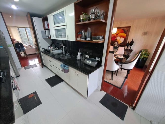 Apartamento de 3 alcobas en venta en Lindaraja, Bogotá, 192 m² · foto 6 de 17
