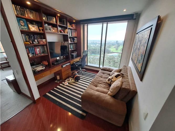 Apartamento de 3 alcobas en venta en Lindaraja, Bogotá, 192 m² · foto 7 de 17
