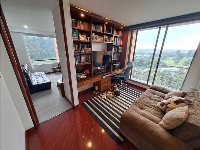 Apartamento de 3 alcobas en venta en Lindaraja, Bogotá, 192 m² · foto 8 de 17