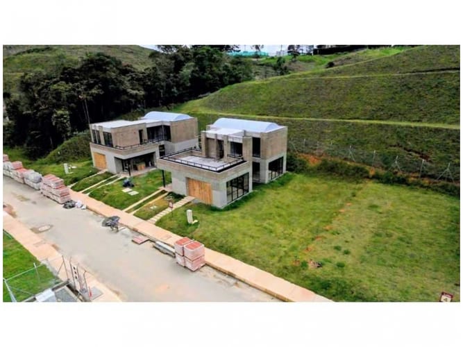 Lote en venta en Las Palmas, Envigado, 244 m² · foto 4 de 11