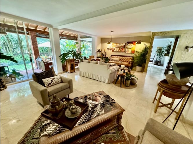 Casa de 3 alcobas en venta en Loma Benedictinos, Envigado, 316 m² · foto 6 de 24