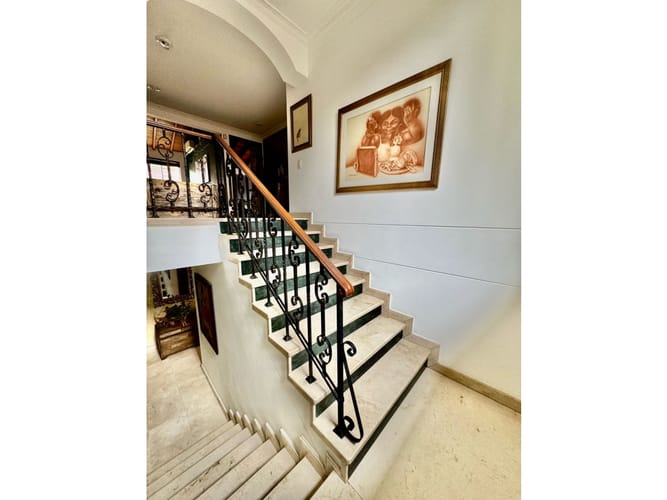 Casa de 3 alcobas en venta en Loma Benedictinos, Envigado, 316 m² · foto 18 de 24