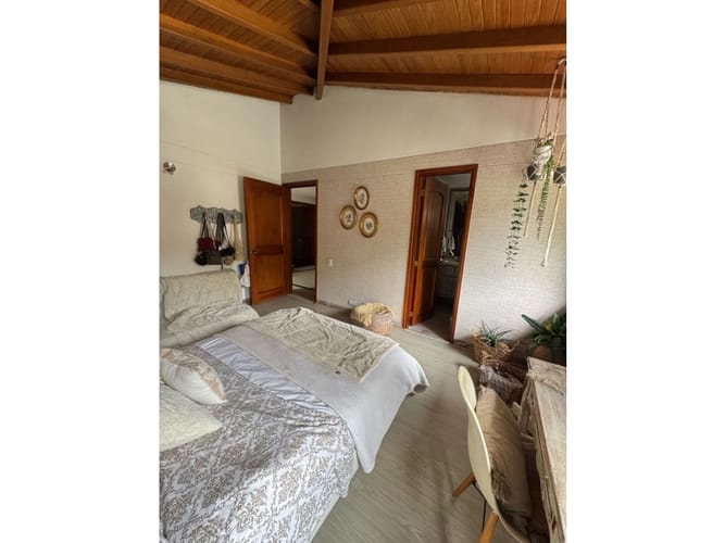Casa de 3 alcobas en venta en Loma Benedictinos, Envigado, 316 m² · foto 21 de 24