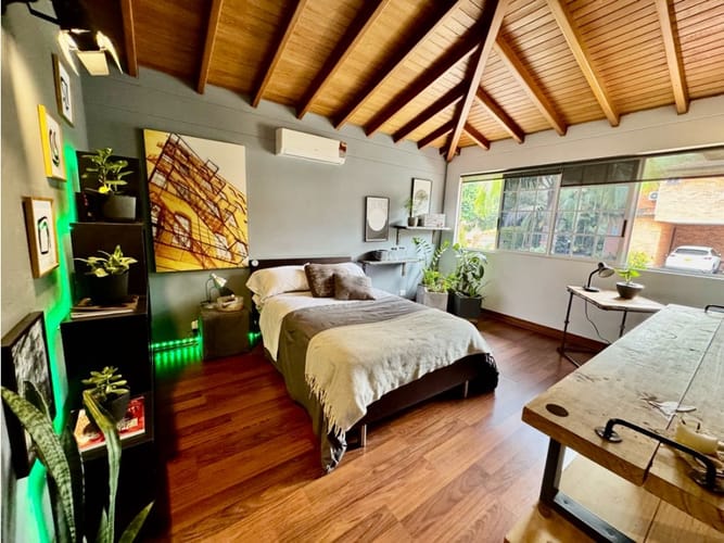 Casa de 3 alcobas en venta en Loma Benedictinos, Envigado, 316 m² · foto 22 de 24