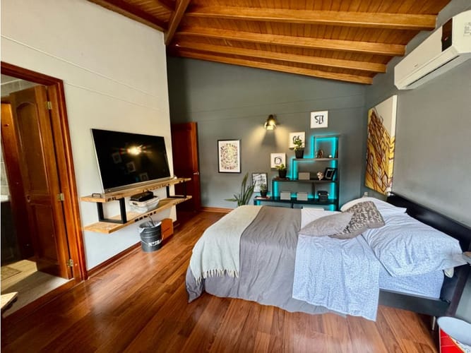 Casa de 3 alcobas en venta en Loma Benedictinos, Envigado, 316 m² · foto 24 de 24