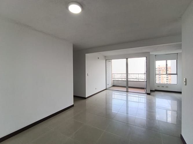 Apartamento de 3 alcobas en arriendo en Patio Bonito, Medellín, 85 m² · foto 3 de 16