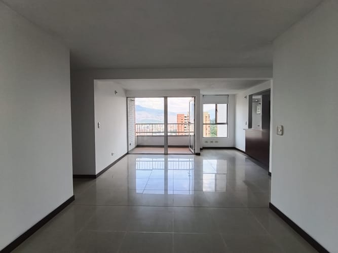 Apartamento de 3 alcobas en arriendo en Patio Bonito, Medellín, 85 m² · foto 4 de 16