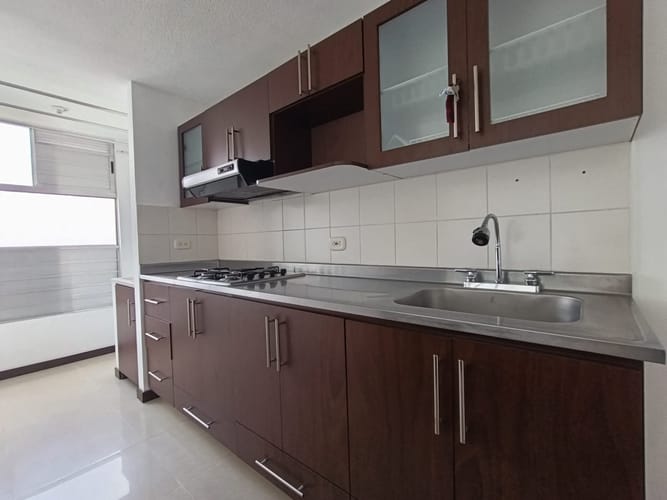 Apartamento de 3 alcobas en arriendo en Patio Bonito, Medellín, 85 m² · foto 14 de 16