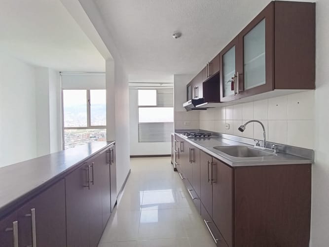 Apartamento de 3 alcobas en arriendo en Patio Bonito, Medellín, 85 m² · foto 15 de 16