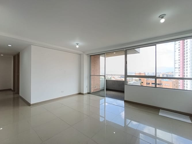 Apartamento de 3 alcobas en arriendo en El Poblado, Medellín, 96 m² · foto 4 de 18