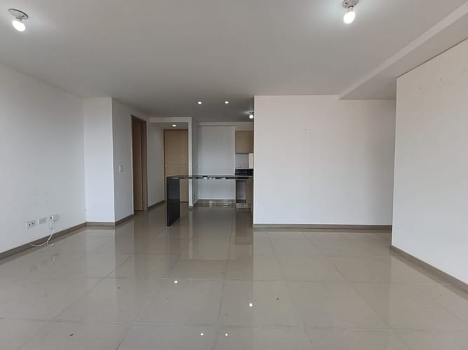 Apartamento de 3 alcobas en arriendo en El Poblado, Medellín, 96 m² · foto 5 de 18