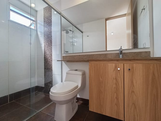 Apartamento de 3 alcobas en arriendo en El Poblado, Medellín, 96 m² · foto 7 de 18