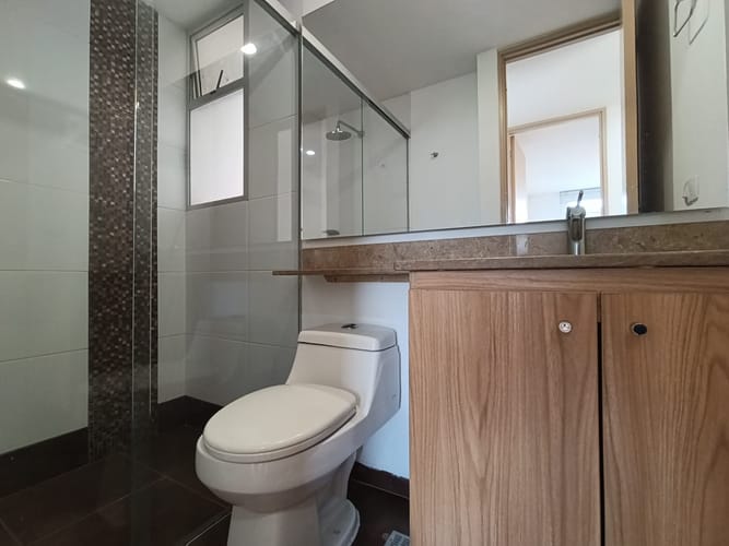 Apartamento de 3 alcobas en arriendo en El Poblado, Medellín, 96 m² · foto 8 de 18