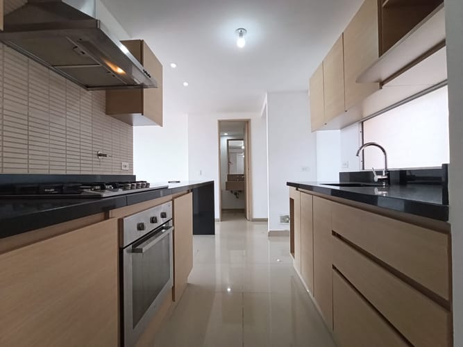 Apartamento de 3 alcobas en arriendo en El Poblado, Medellín, 96 m² · foto 15 de 18
