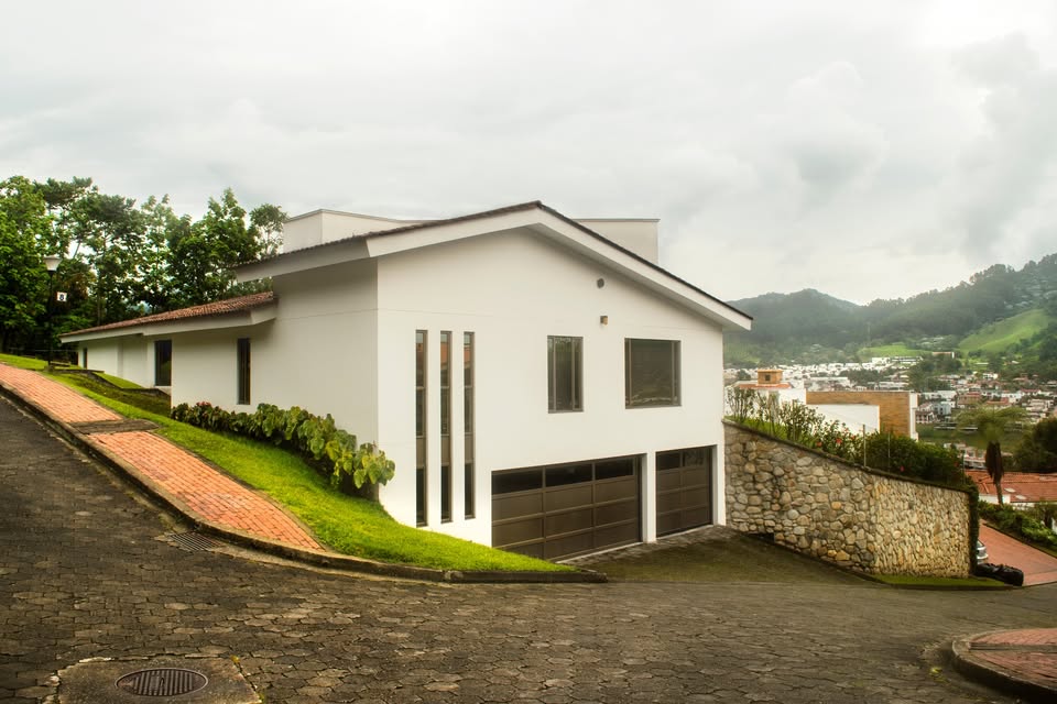 Casa en arriendo en El Trebol, Manizales · foto 3 de 9