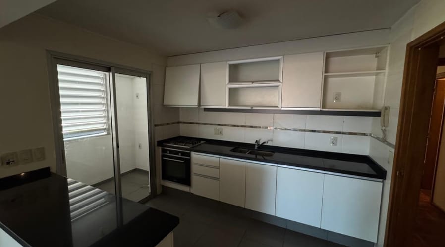 Alquiler Amplio Apartamento 3 Dormitorios Doble Garaje A 1 Cuadra De La Rambla En Malvin · Foto 6