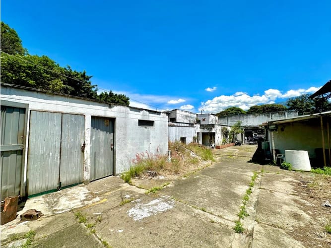 Lote en venta en San Benito, Medellín, 2235 m² · foto 5 de 11
