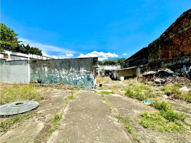 Lote en venta en San Benito, Medellín, 2235 m² · foto 8 de 11