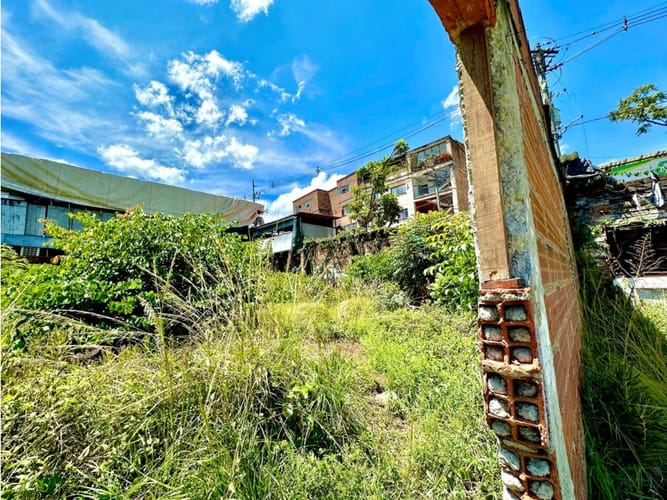 Lote en venta en San Benito, Medellín, 2235 m² · foto 10 de 11