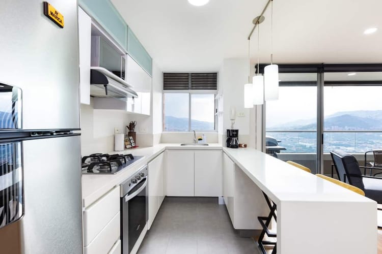 Apartamento de 2 alcobas en venta en El Poblado, Medellín, 75 m² · foto 11 de 24