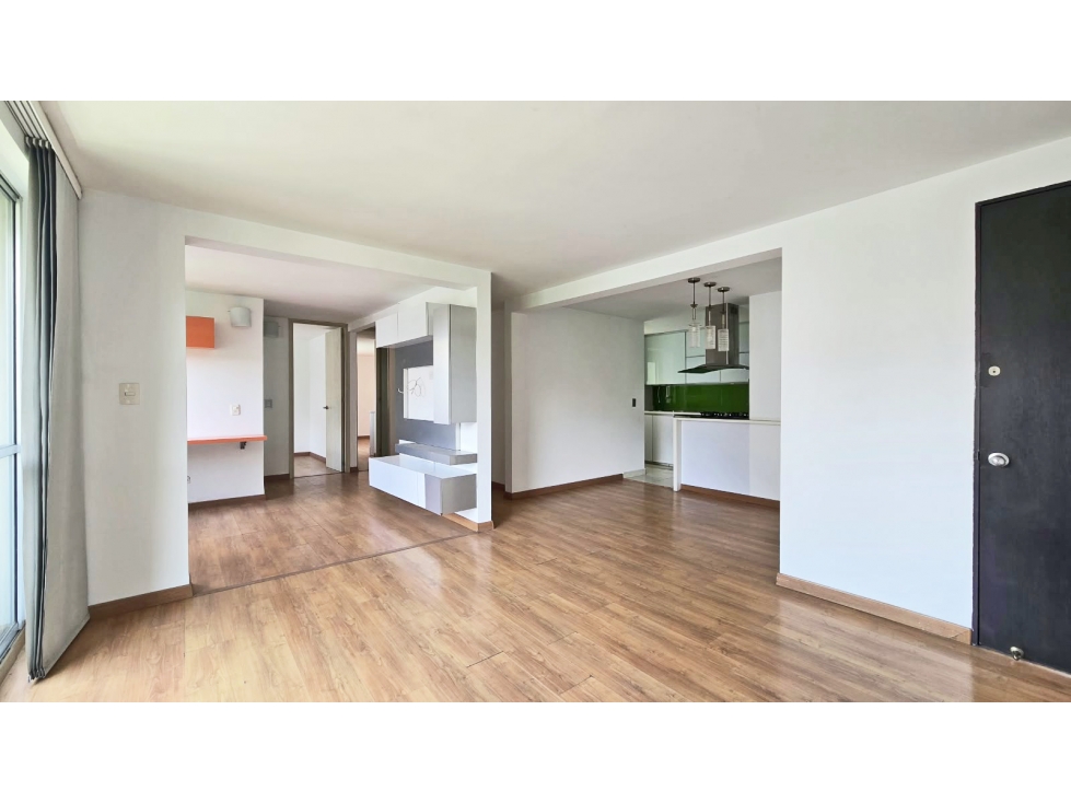 Apartamento en Venta en Loma de los bernal, Medellín