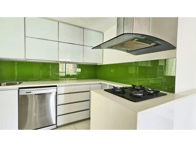 Apartamento de 2 alcobas en venta en Loma De Los Bernal, Medellín, 83 m² · foto 5 de 23