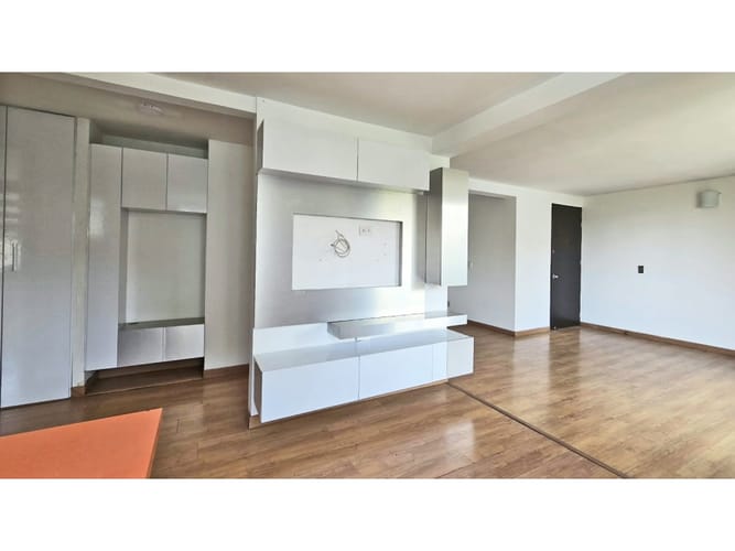 Apartamento de 2 alcobas en venta en Loma De Los Bernal, Medellín, 83 m² · foto 14 de 23