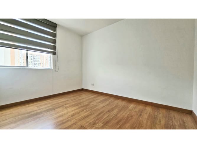 Apartamento de 2 alcobas en venta en Loma De Los Bernal, Medellín, 83 m² · foto 15 de 23