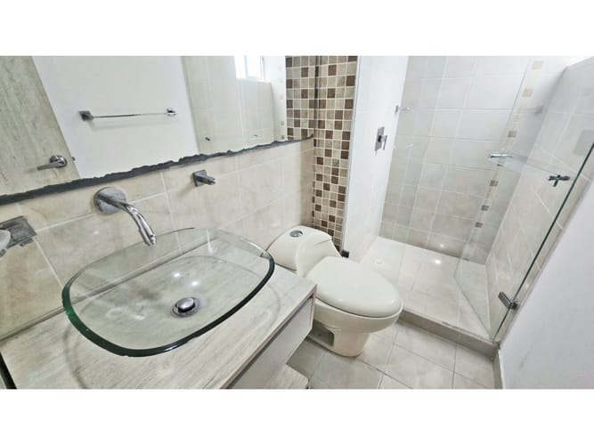 Apartamento de 2 alcobas en venta en Loma De Los Bernal, Medellín, 83 m² · foto 19 de 23