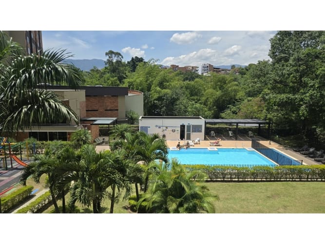 Apartamento de 2 alcobas en venta en Loma De Los Bernal, Medellín, 83 m² · foto 21 de 23