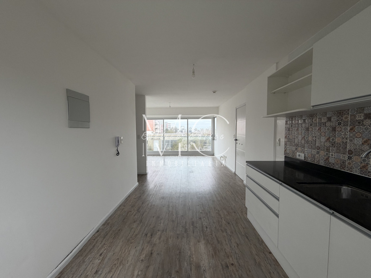 Apartamento de 2 dormitorios en el centro de Maldonado, sobre Joaquín de Viana. · Foto 3