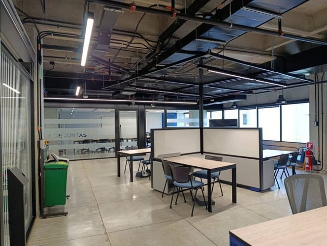 Oficina en arriendo en Patio Bonito, Medellín, 909 m² · foto 8 de 10