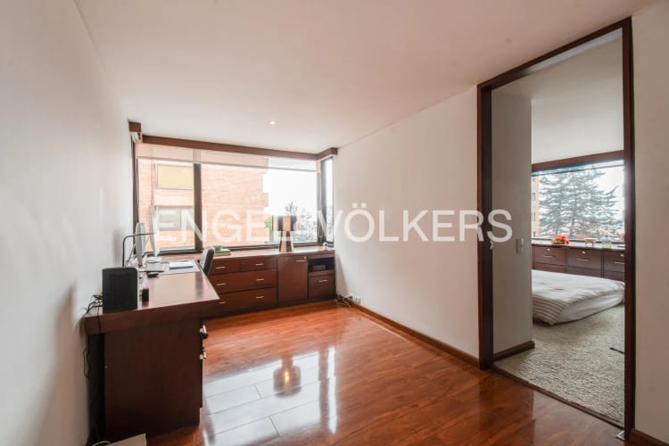 Apartamento de 3 alcobas en venta en Chicó Alto, Bogotá, 224 m² · foto 11 de 17