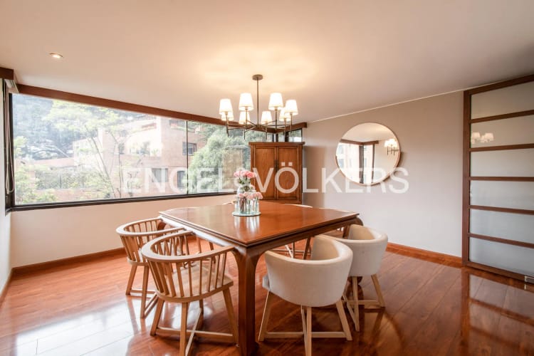 Apartamento de 3 alcobas en venta en Chicó Alto, Bogotá, 224 m² · foto 5 de 17