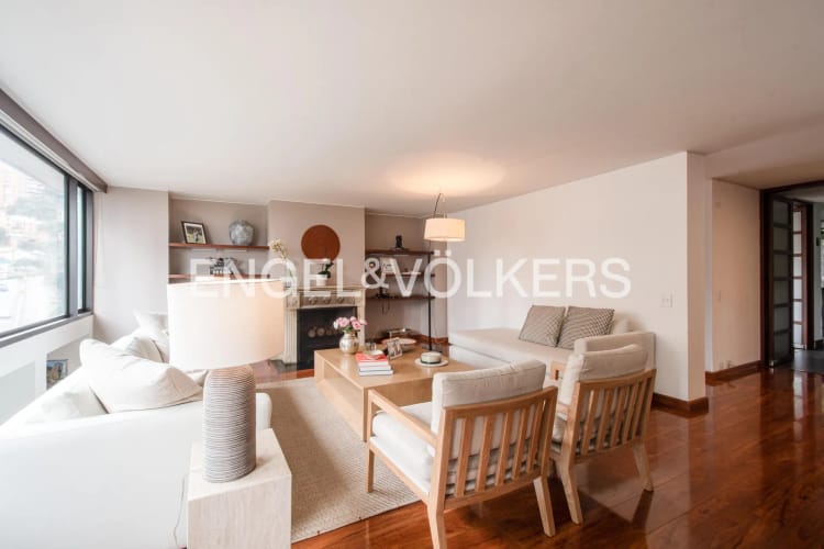 Apartamento de 3 alcobas en venta en Chicó Alto, Bogotá, 224 m² · foto 3 de 17