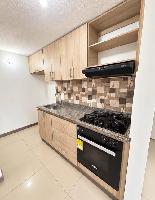 Apartamento de 3 alcobas en arriendo en Castilla, Bogotá, 72 m² · foto 4 de 6